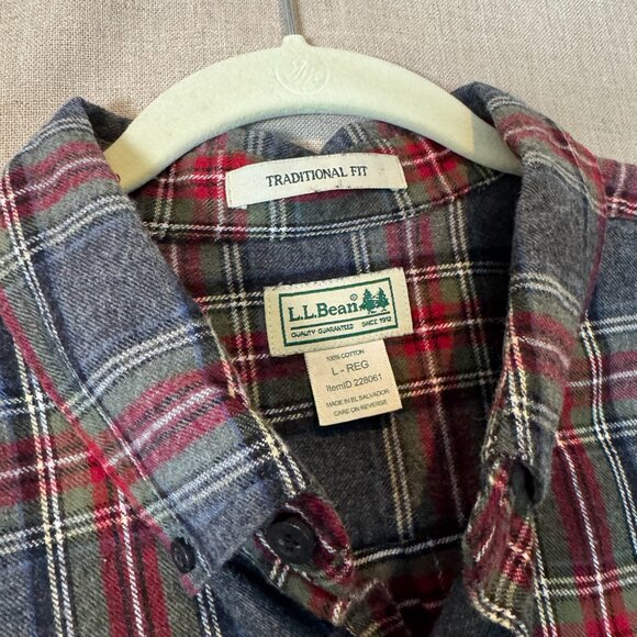 L.L. Bean Traditional Fit Flannel Shirt Mens L Regular Red Gray Plaid Cotton - Picture 3 of 5